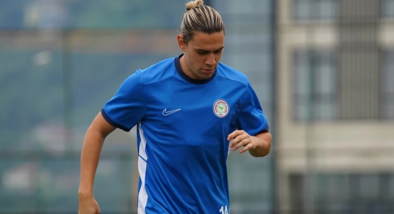 Galatasaray'dan ayrıldı, Rizespor'a imza attı